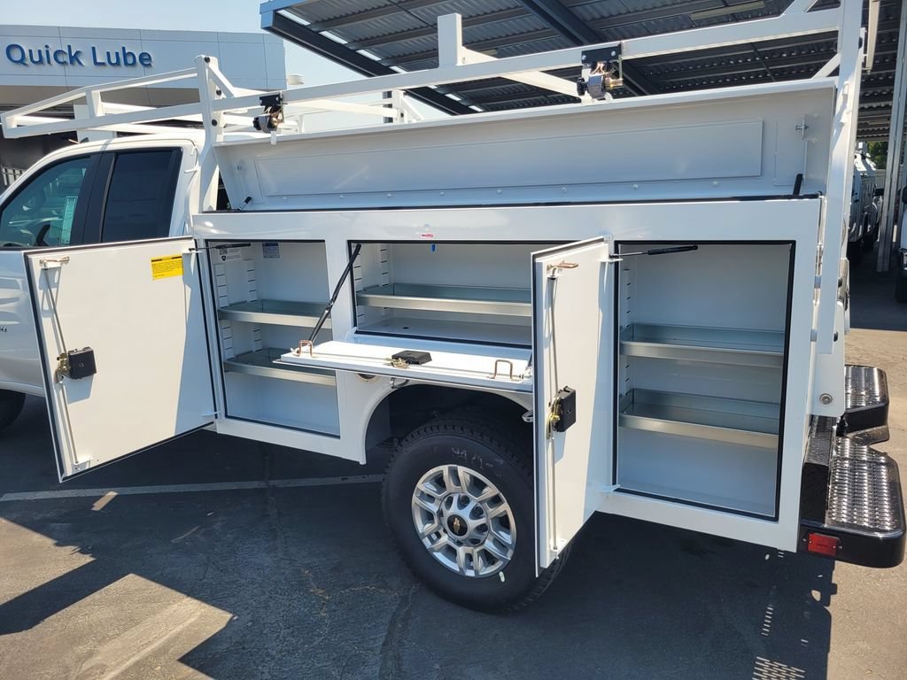 New 2026 Summit White Chevrolet WT image 10