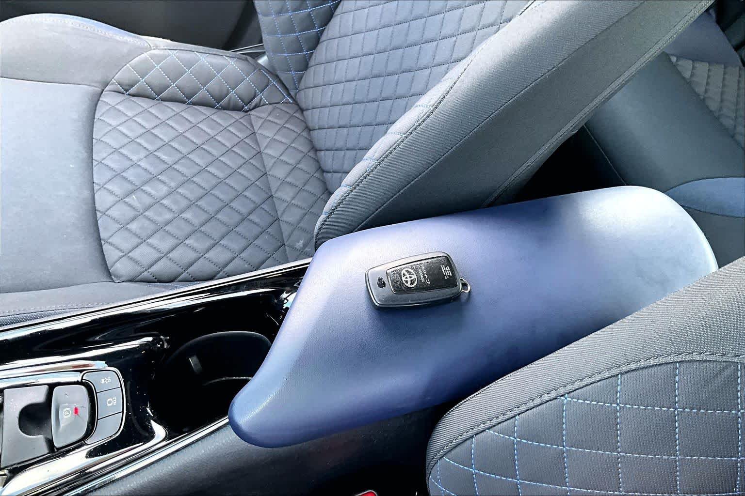 Used 2020 Silver Knockout Metallic Toyota XLE image 14
