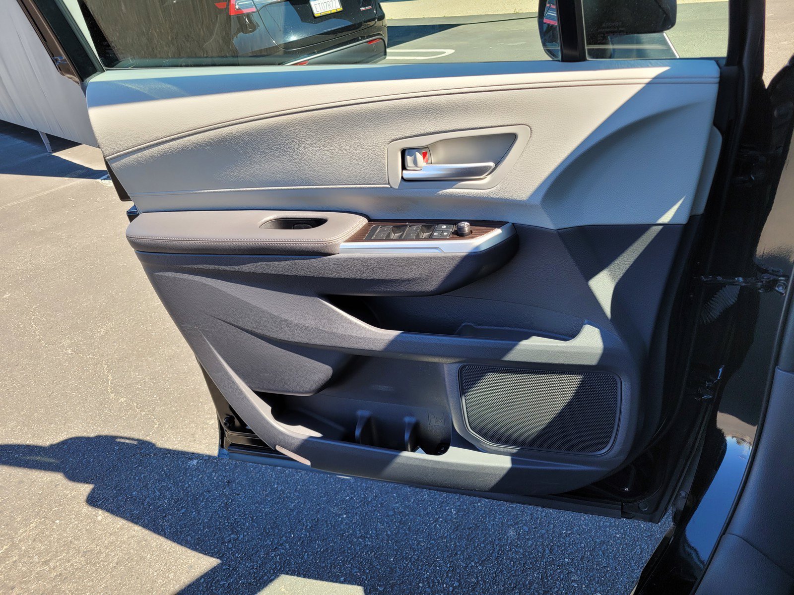 Used 2021  Toyota XLE image 27
