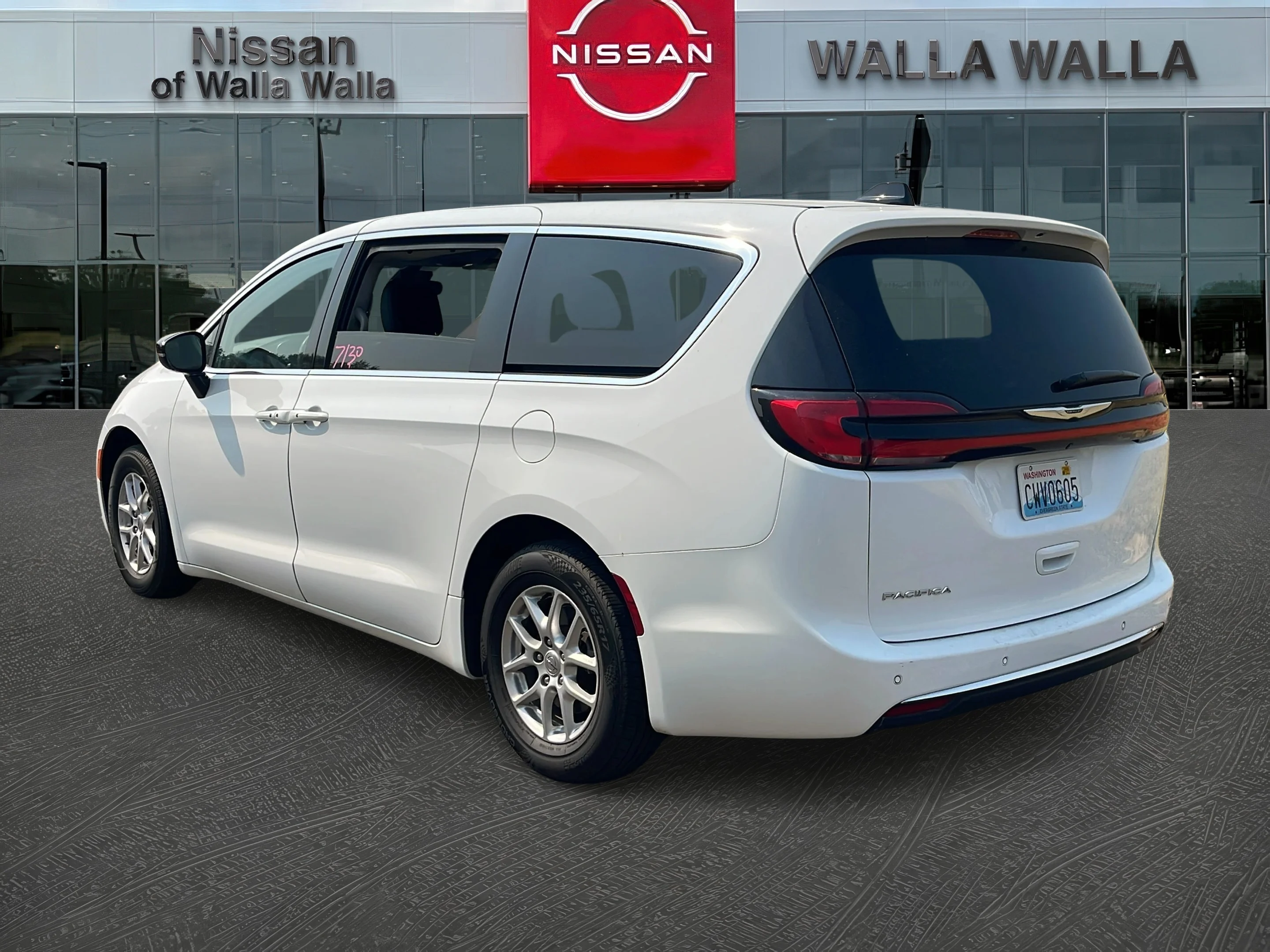 Used 2024 Bright White Clearcoat Chrysler Touring L image 5