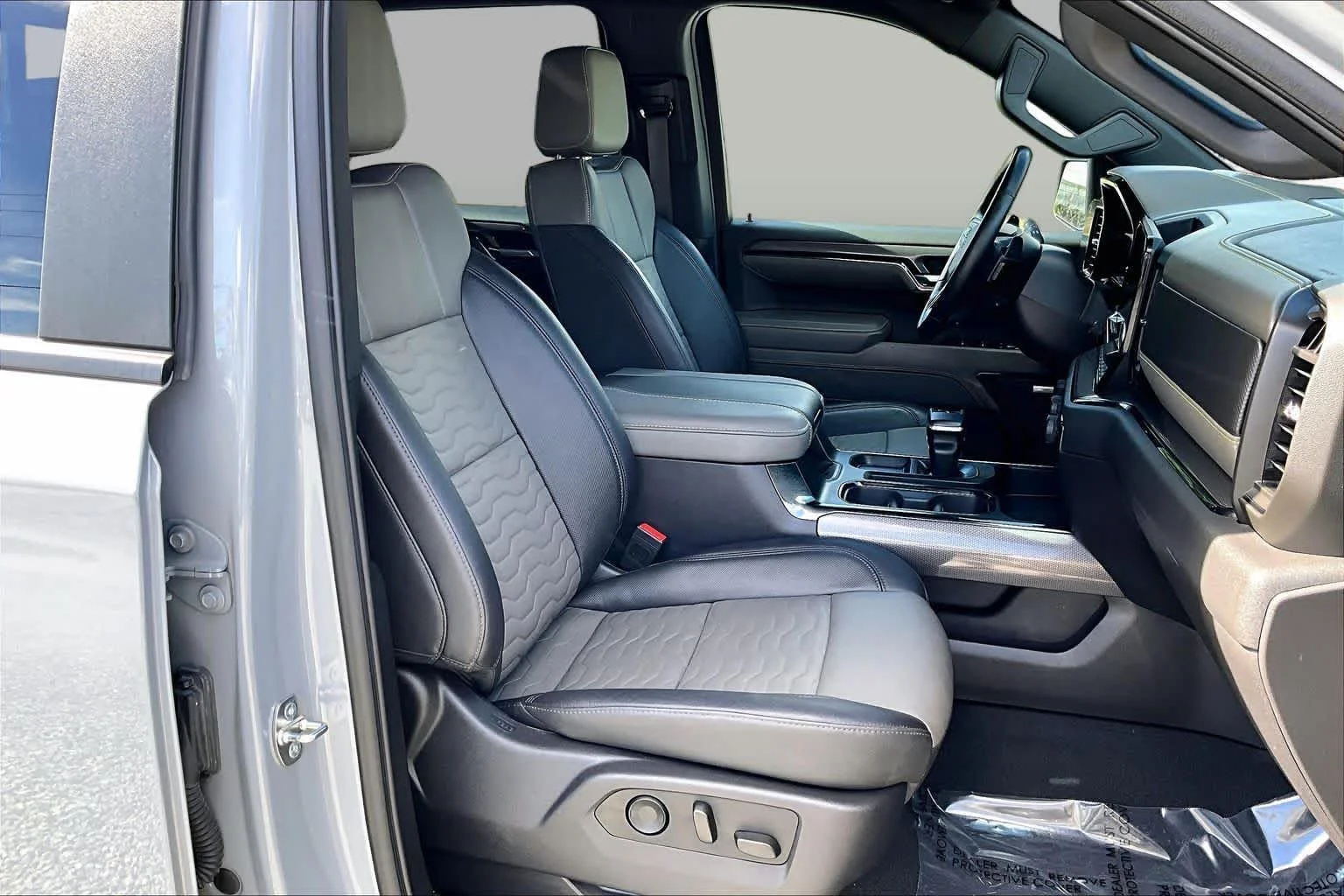 Used 2024 Slate Gray Metallic Chevrolet ZR2 image 9