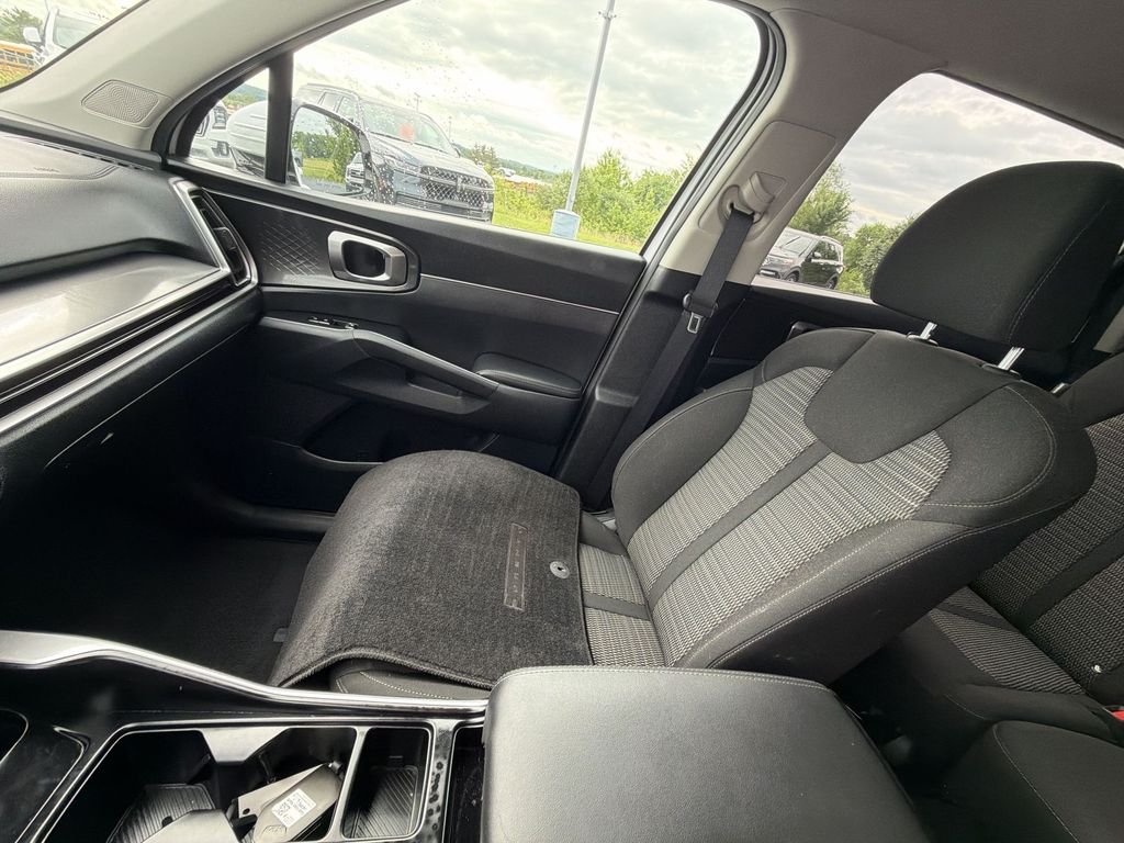 Used 2024 White Kia LX image 11