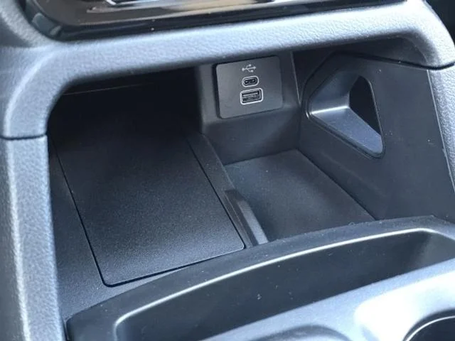 New 2025 Oxford White Ford XLT image 37