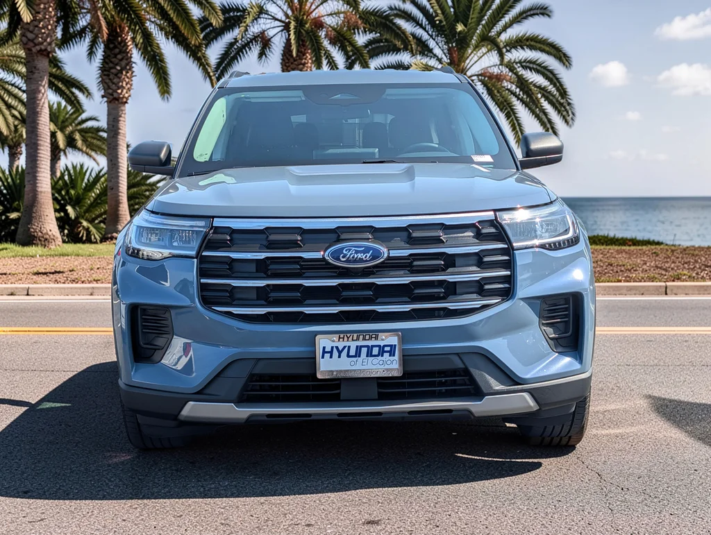 2025 Ford Explorer Active - Photo 3
