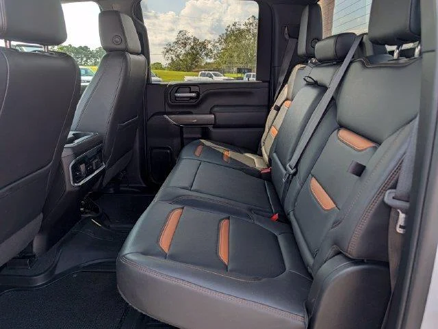 Used 2022 SUMMIT WHITE GMC AT4 image 26