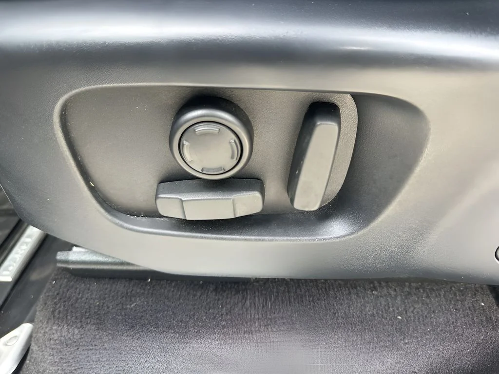Used 2018 Silver Land Rover Supercharged image 10