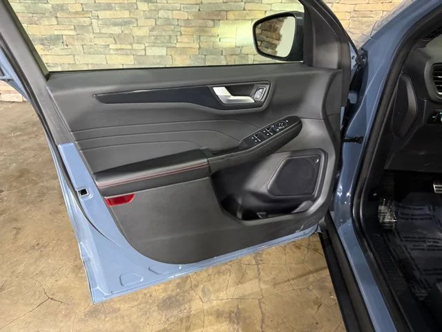 Used 2023 Vapor Blue Ford ST-Line image 9
