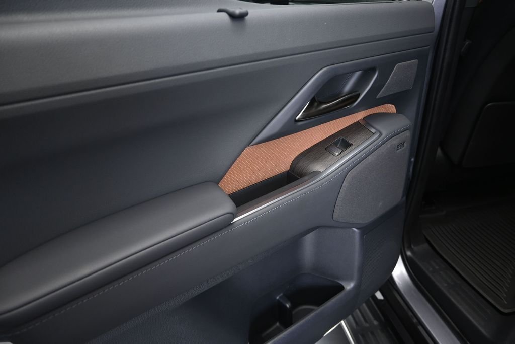2024 Lexus GX Luxury - Photo 15