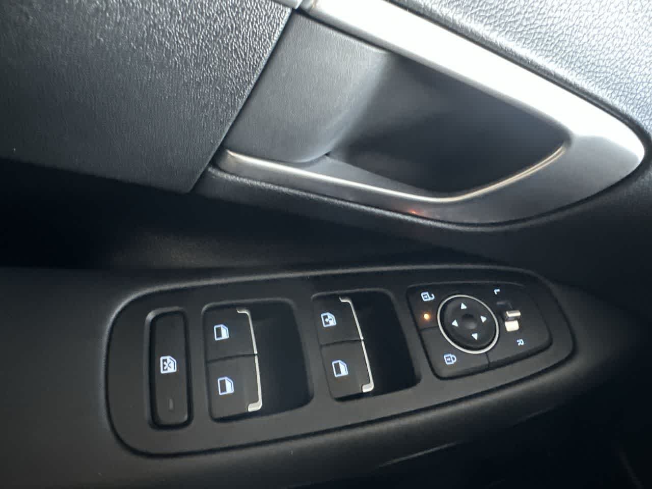 2025 Hyundai Sonata SE - Photo 17