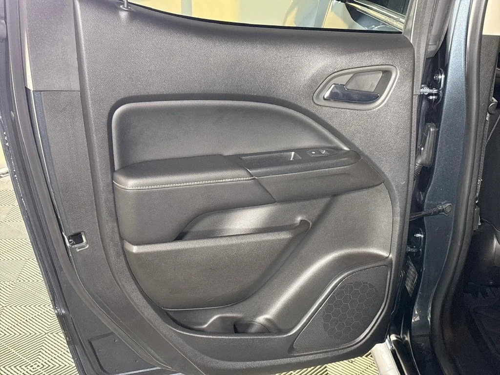 Used 2019 Blue GMC Denali image 19