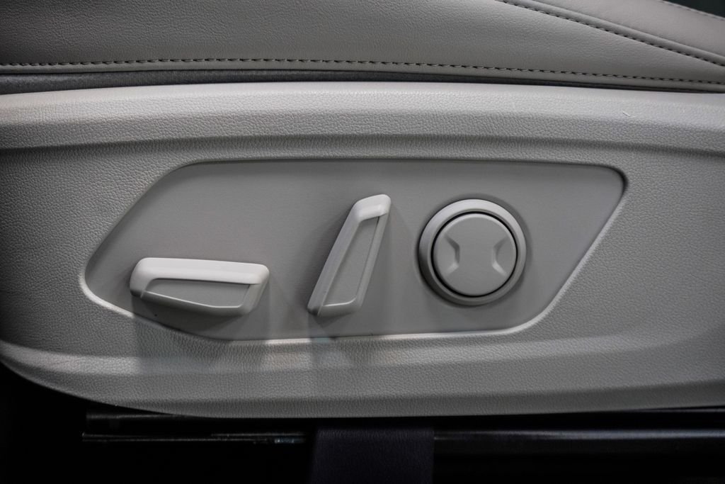 Used 2022 Gray Kia EX image 7