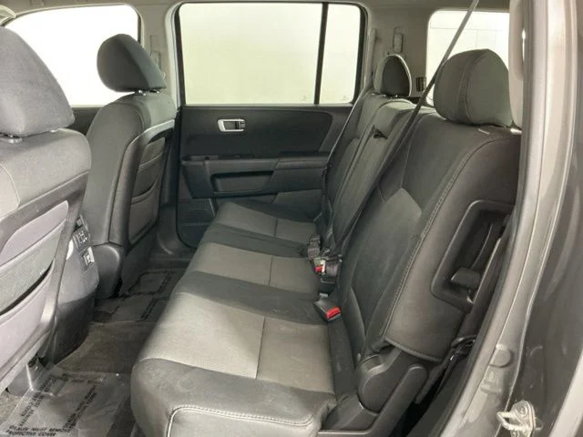 Used 2011  Honda EX image 23
