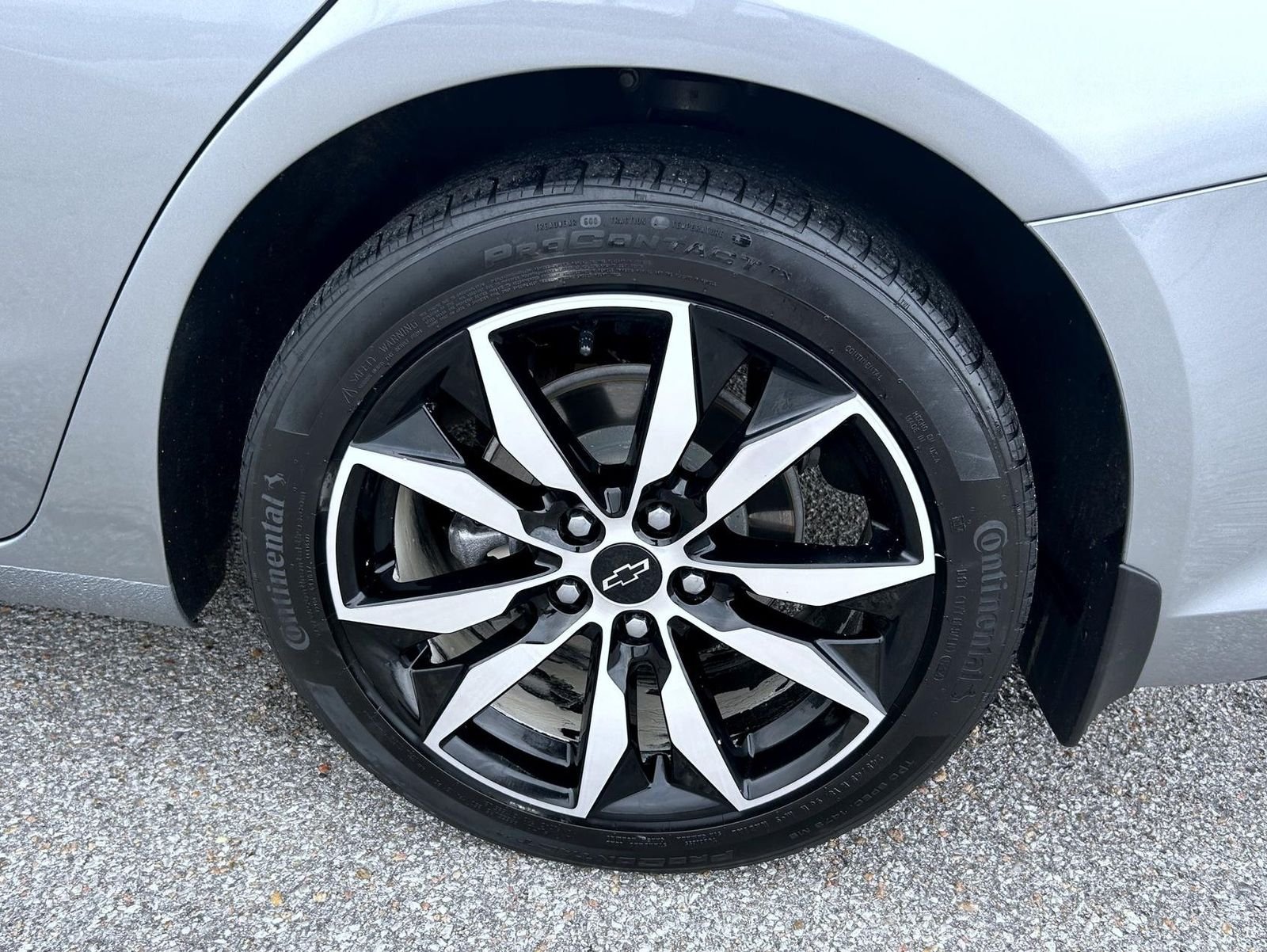 Used 2024 Gray Chevrolet RS image 22
