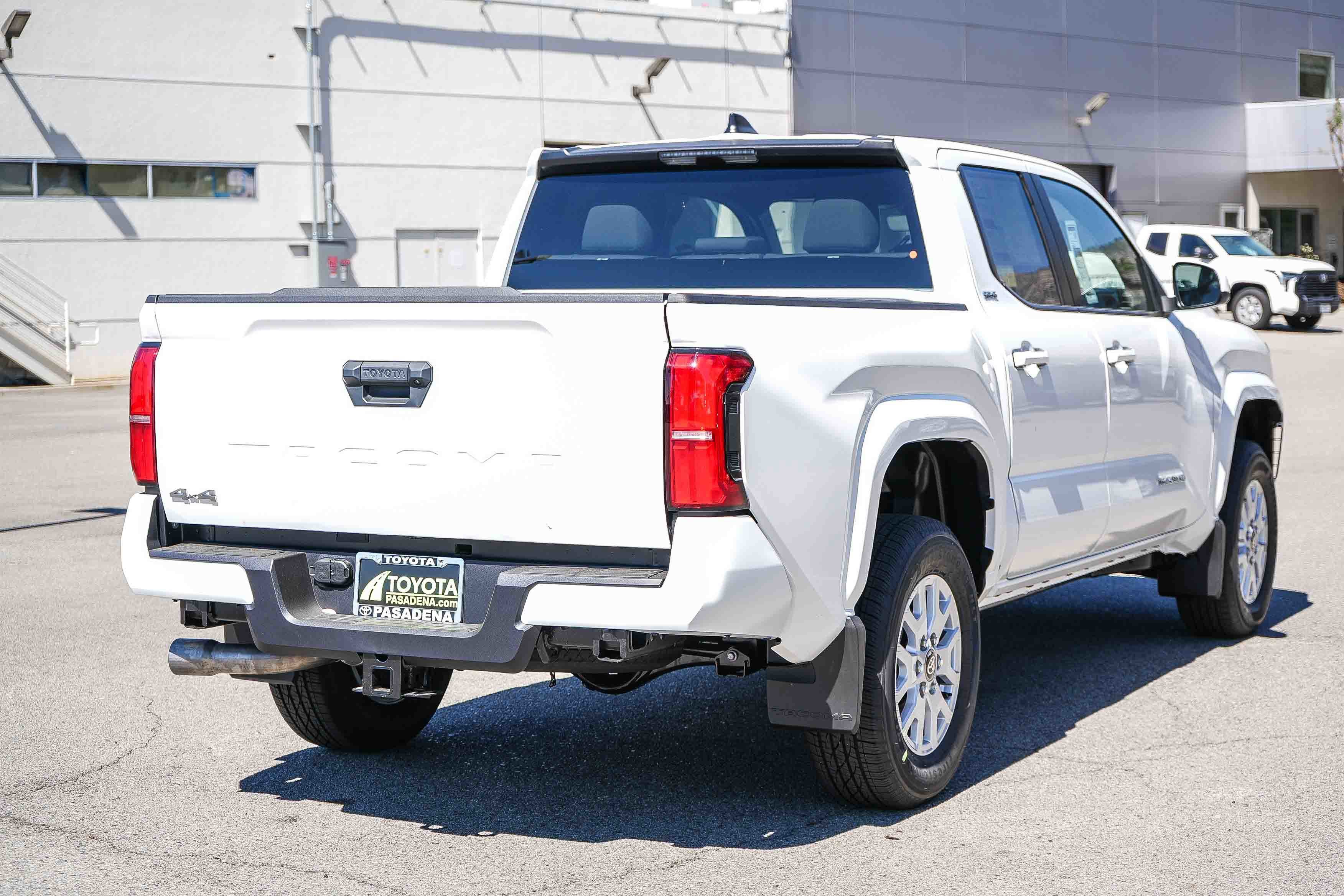 2026 Toyota Tacoma SR5 - Photo 6