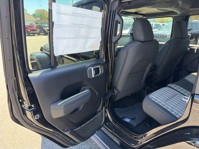 New 2026 Black Clear-Coat Exterior Paint Jeep 85th Anniversary Edition image 11