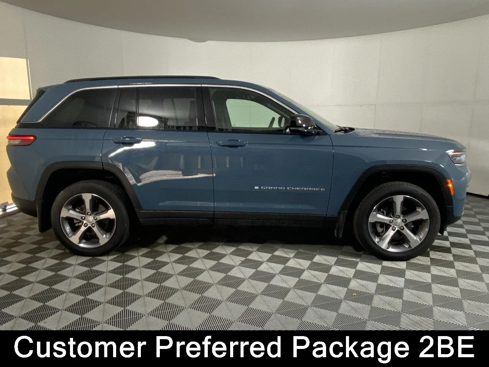 Used 2026 Steel Blue Jeep Limited image 6