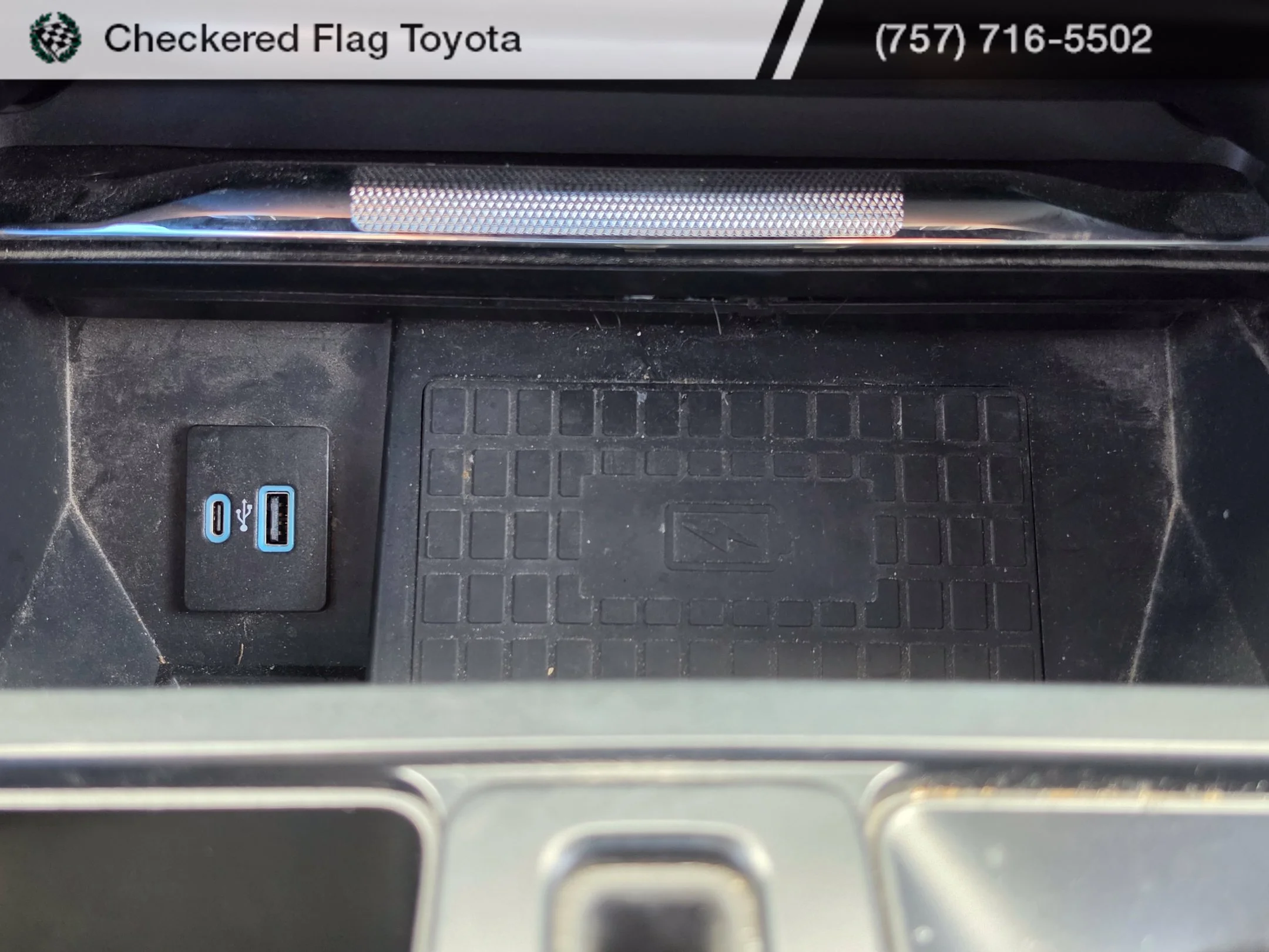 Used 2022 White Metallic Ford Lariat image 19