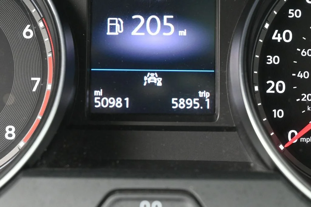 Used 2021 Deep Black Volkswagen 2.0T SE w/Technology image 29
