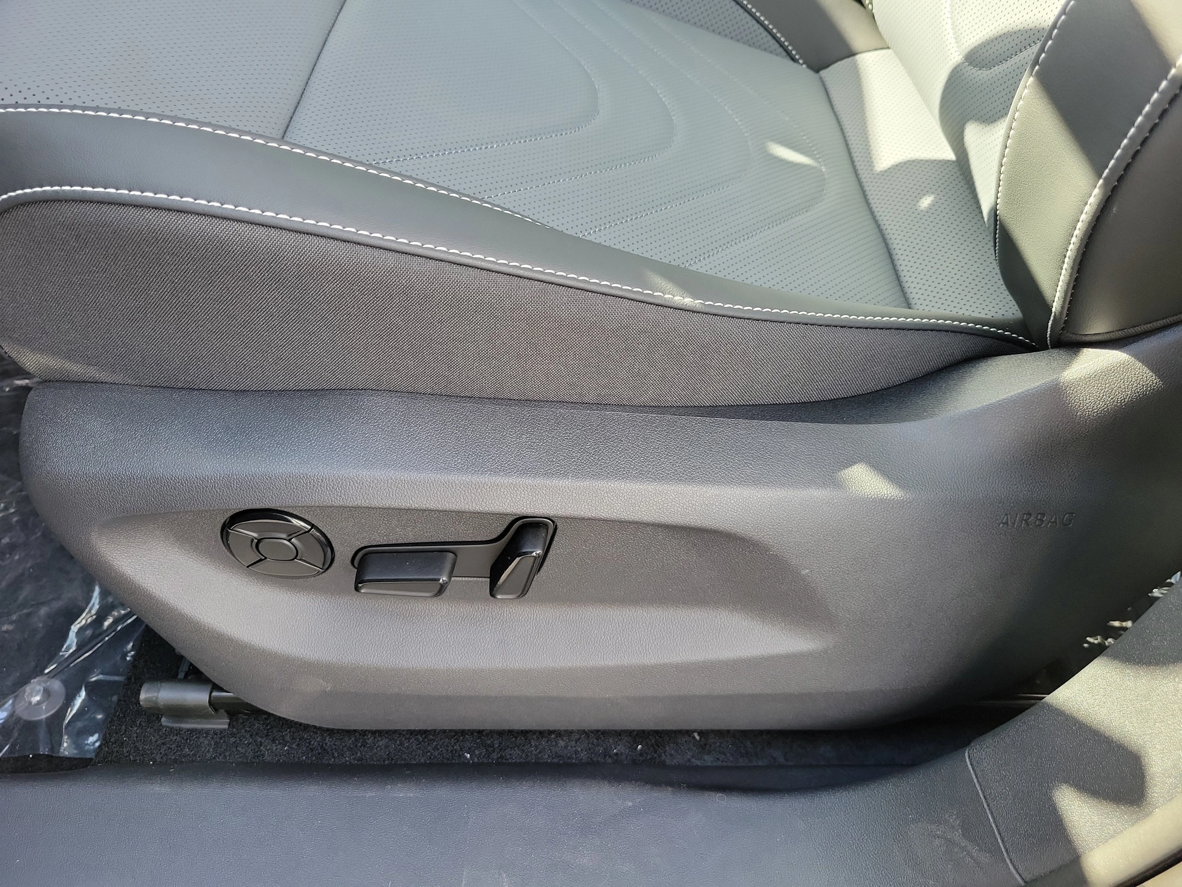 2026 Volkswagen Tiguan SE R-LINE BLACK - Photo 20