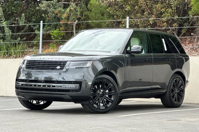New 2026 Carpathian Grey Land Rover SE image 1