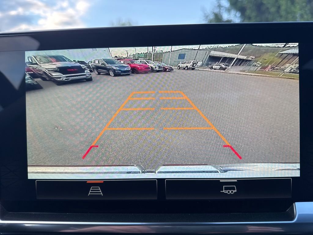 New 2026 Summit White GMC SLE image 14