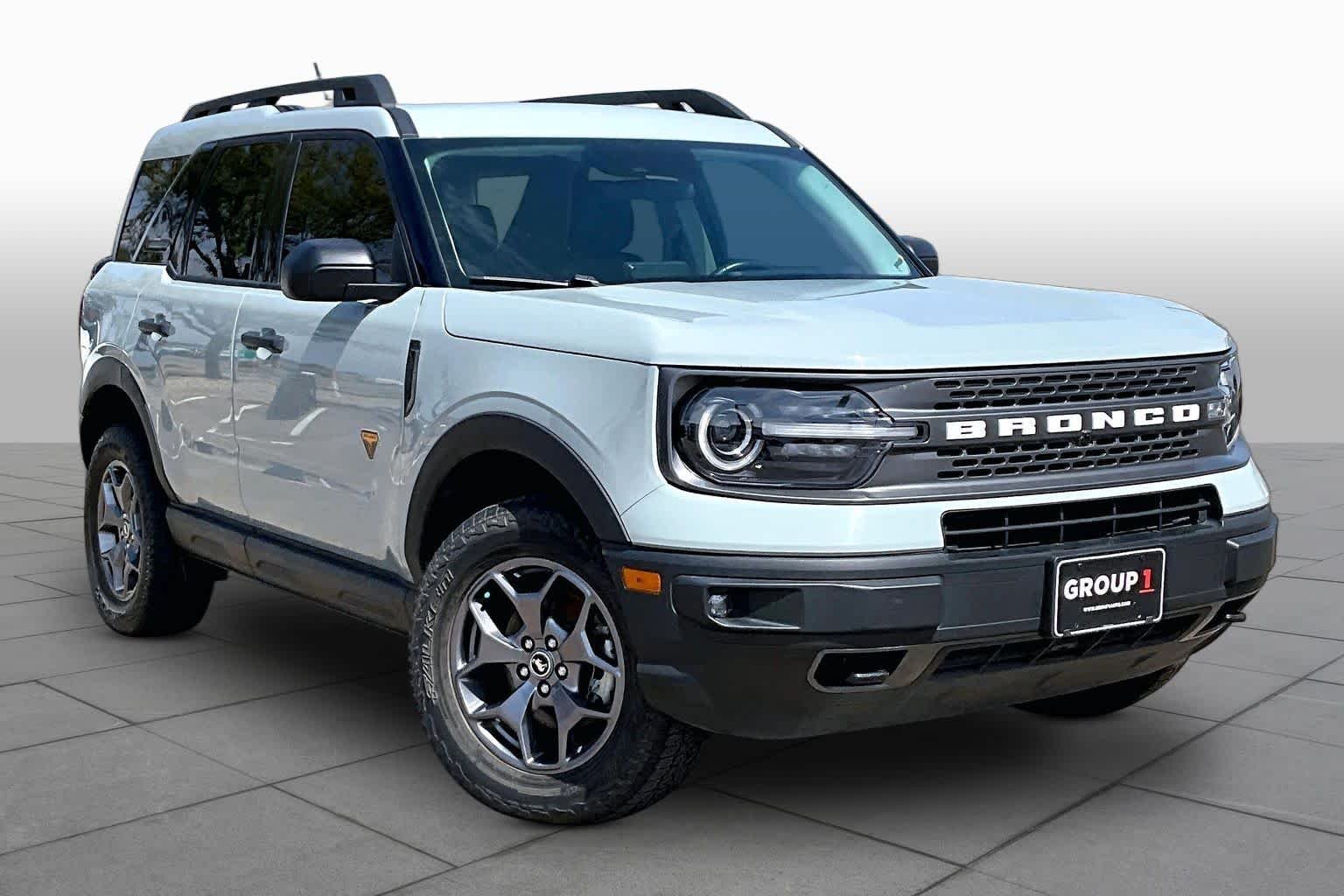 Used 2023 Cactus Gray Ford Badlands image 2
