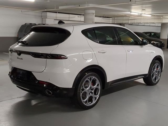 New 2025 Milano White Exterior Paint Alfa Romeo Base image 7