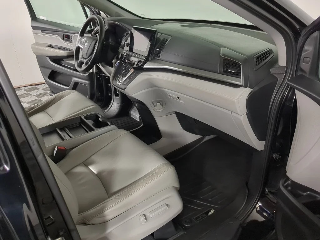 Used 2018 Black Honda EX-L image 19
