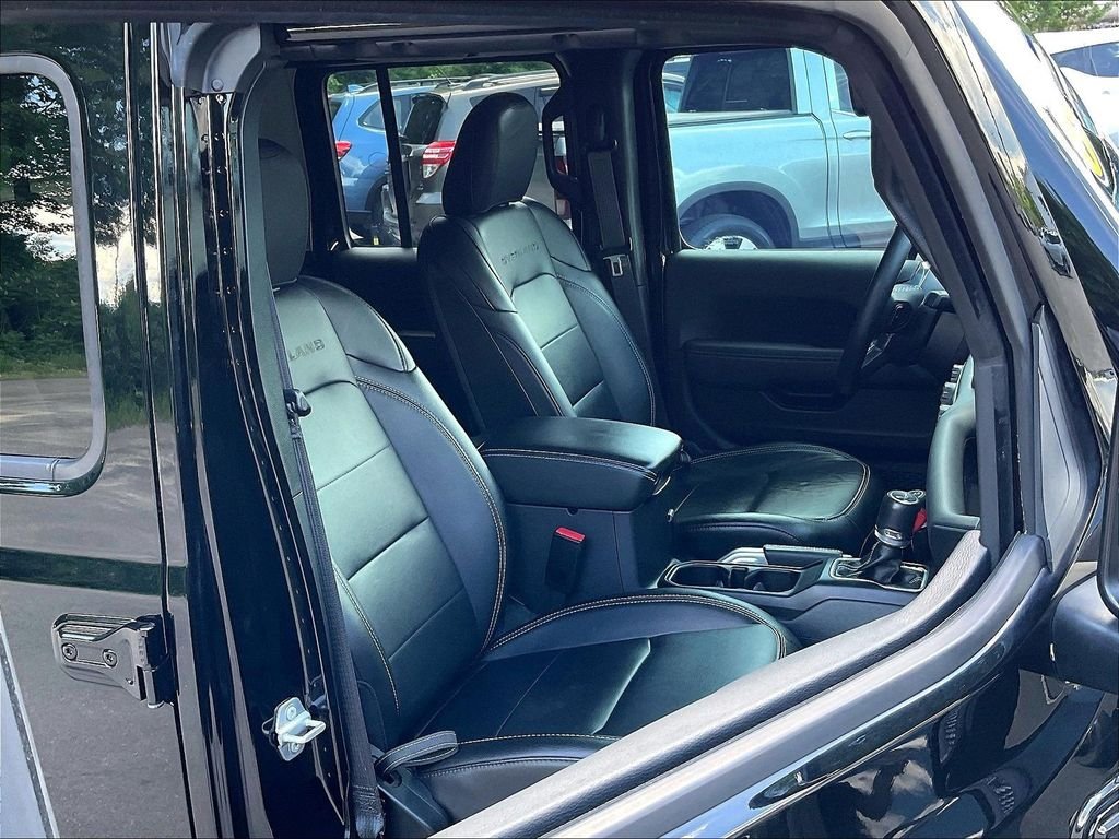 Used 2023 Black Jeep Overland image 11