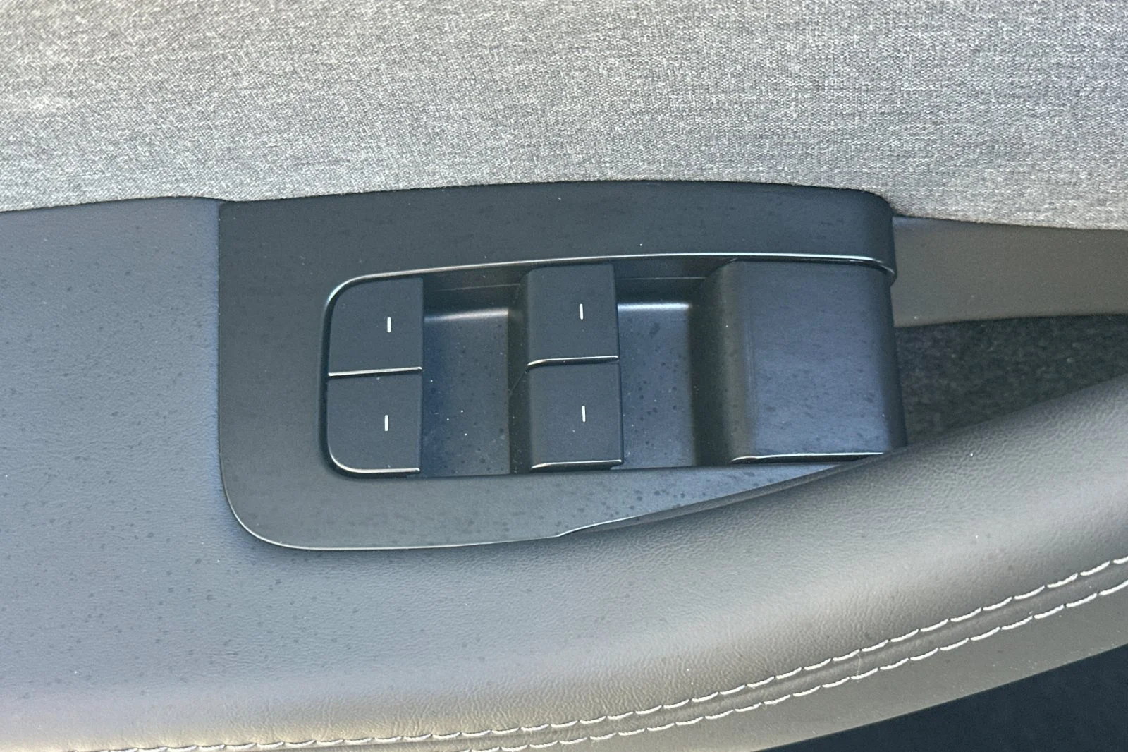 Used 2025 White Tesla Standard image 19