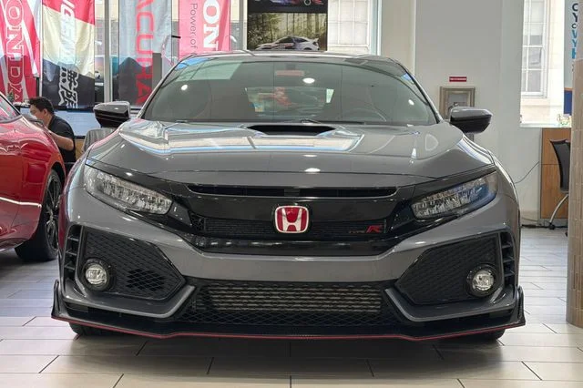 Used 2018 Polished Metal Metallic Honda Touring image 12