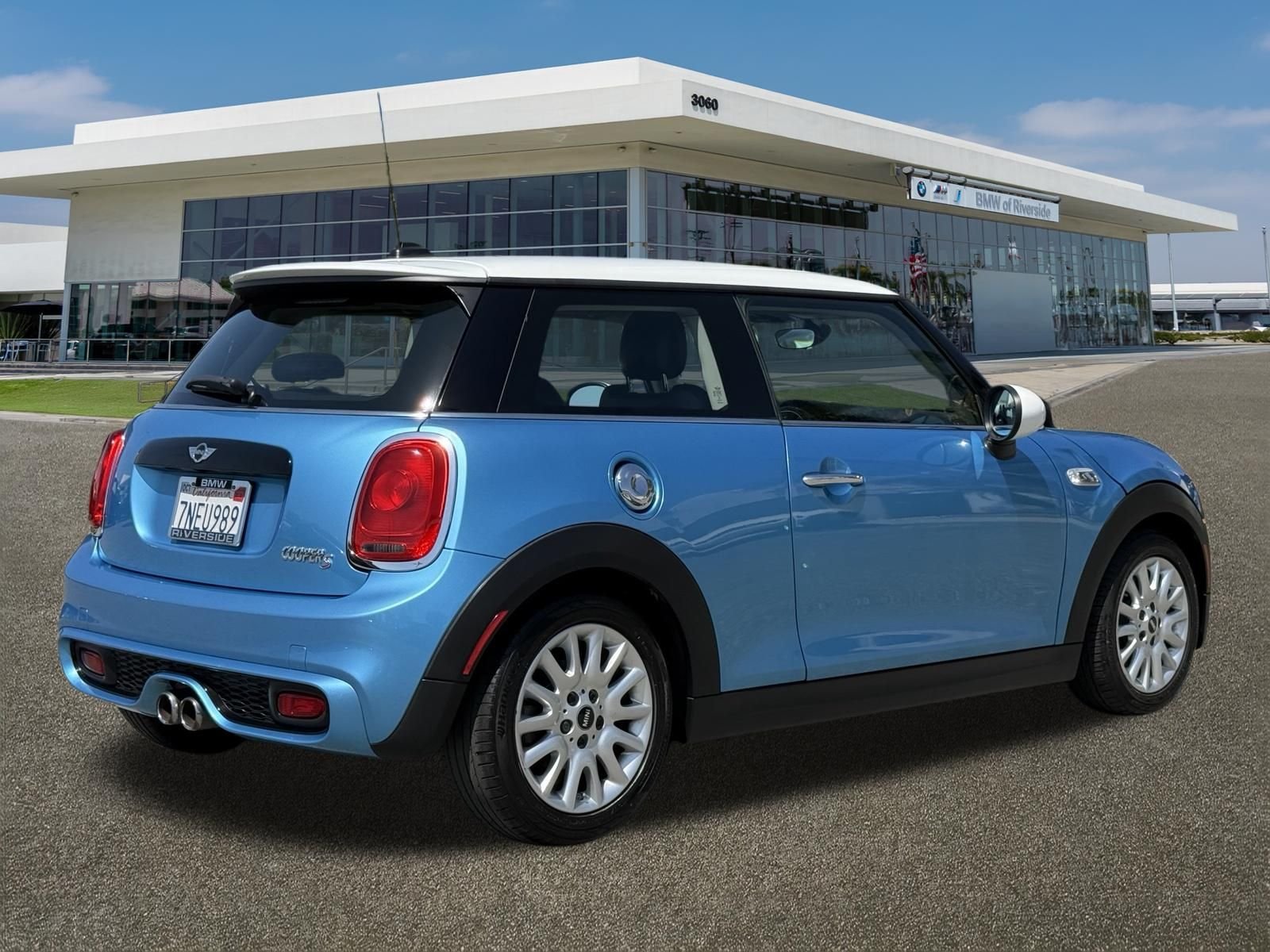 Used 2016 Blue MINI Base image 10