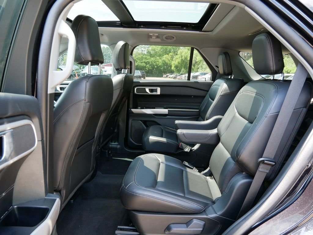 Used 2023 Black Ford XLT image 11