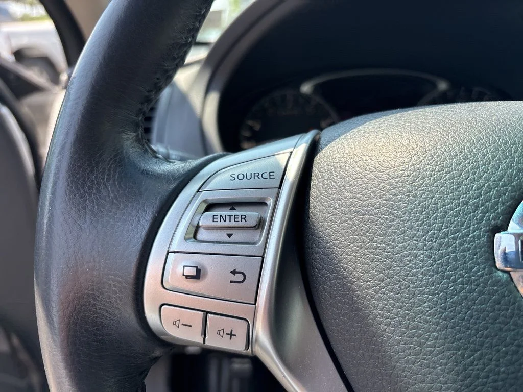 Used 2017 Silver Nissan 2.5 SV image 20