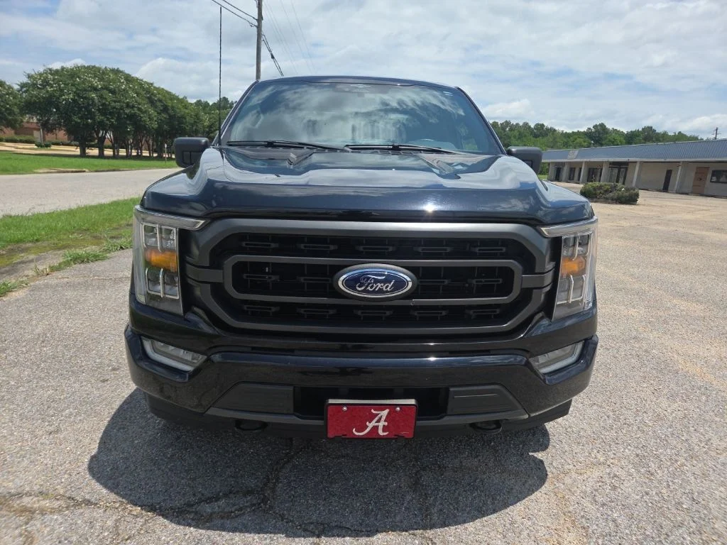Used 2023 Black Ford XLT image 2