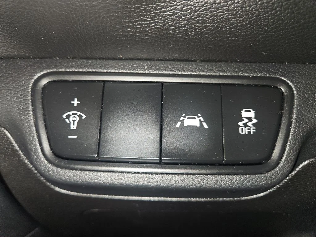 Used 2019 Black Kia LXS image 24