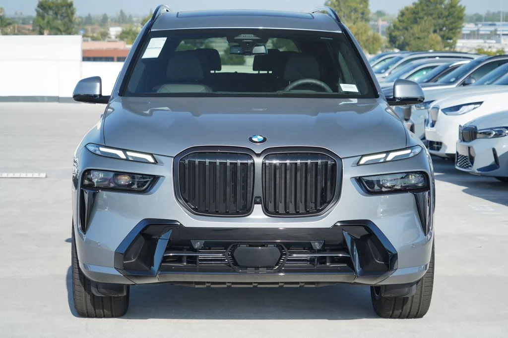 New 2027 Skyscraper Grey Metallic BMW xDrive40i image 2