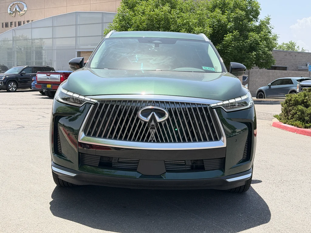 Certified Used 2026 Deep Emerald INFINITI LUXE image 2