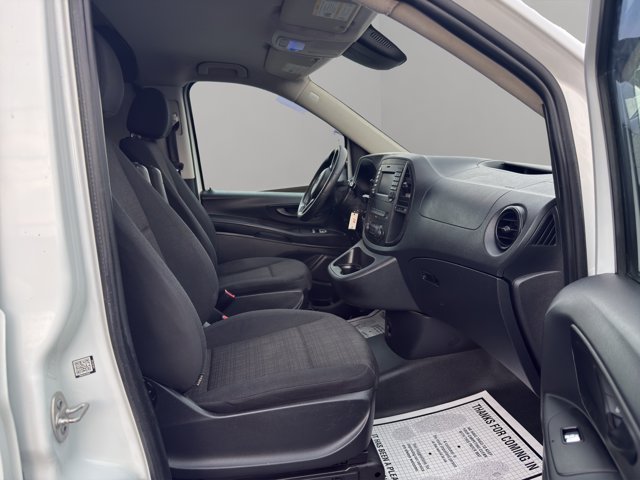 Used 2018 White Mercedes-Benz Worker image 15