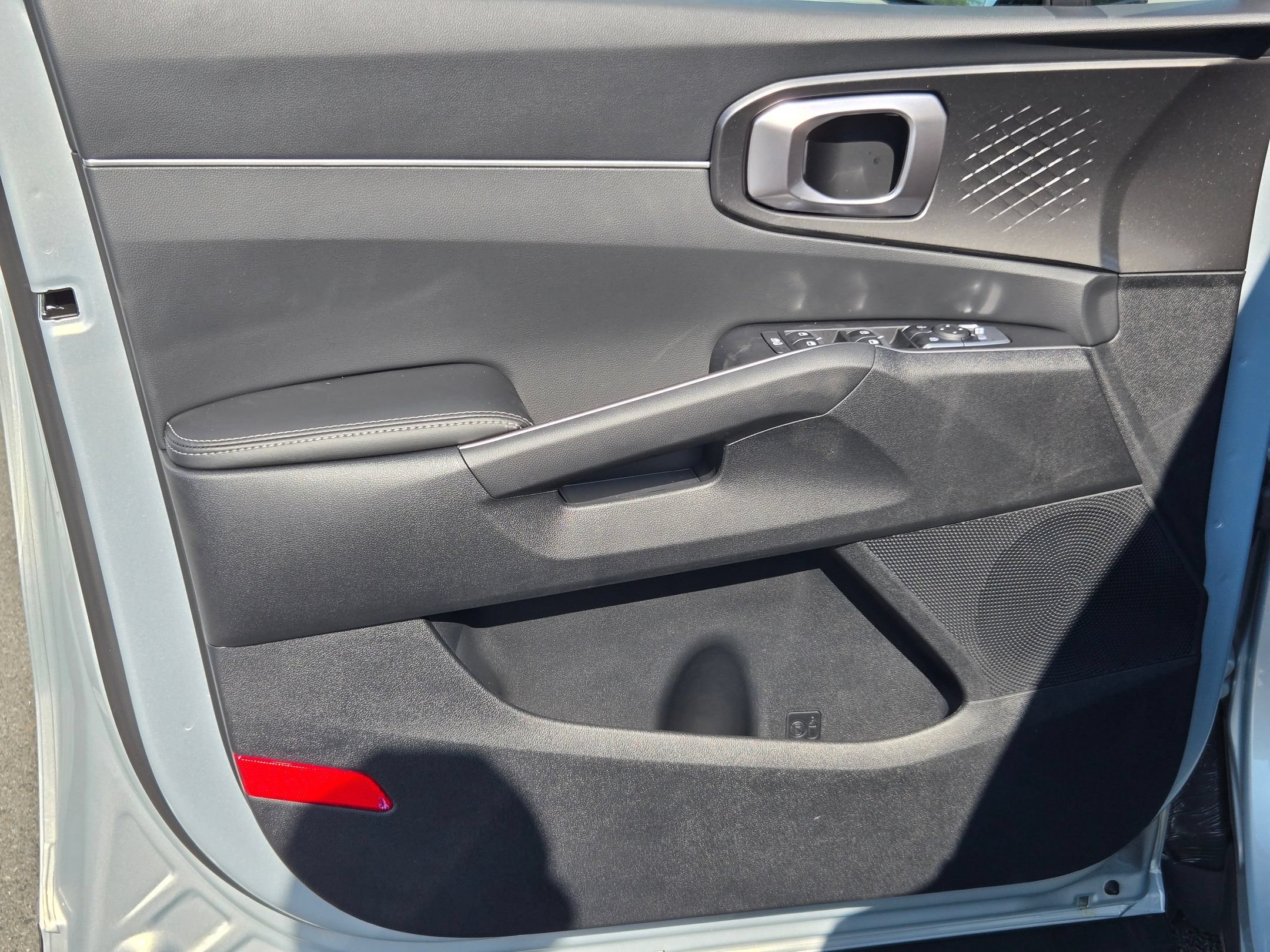 New 2026 Ivory Silver Kia S image 15