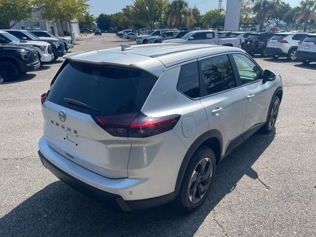 Used 2025 Silver Nissan SV image 9