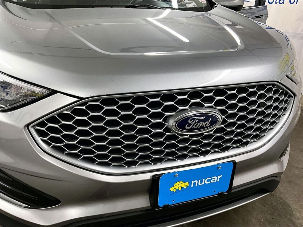Used 2024 Silver Ford SEL image 28
