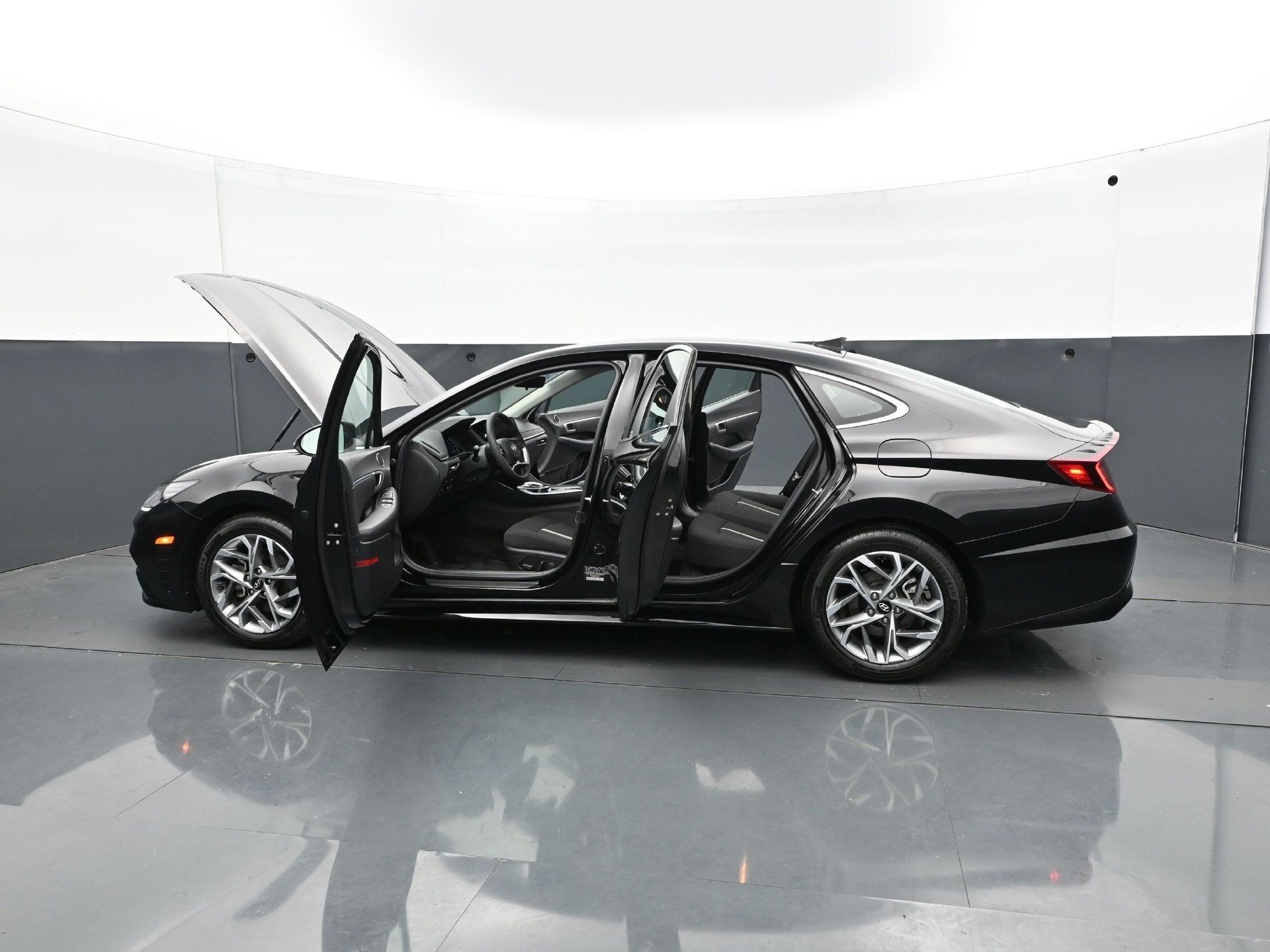 Certified Used 2023 Onyx Black Hyundai SEL 2.5L image 34