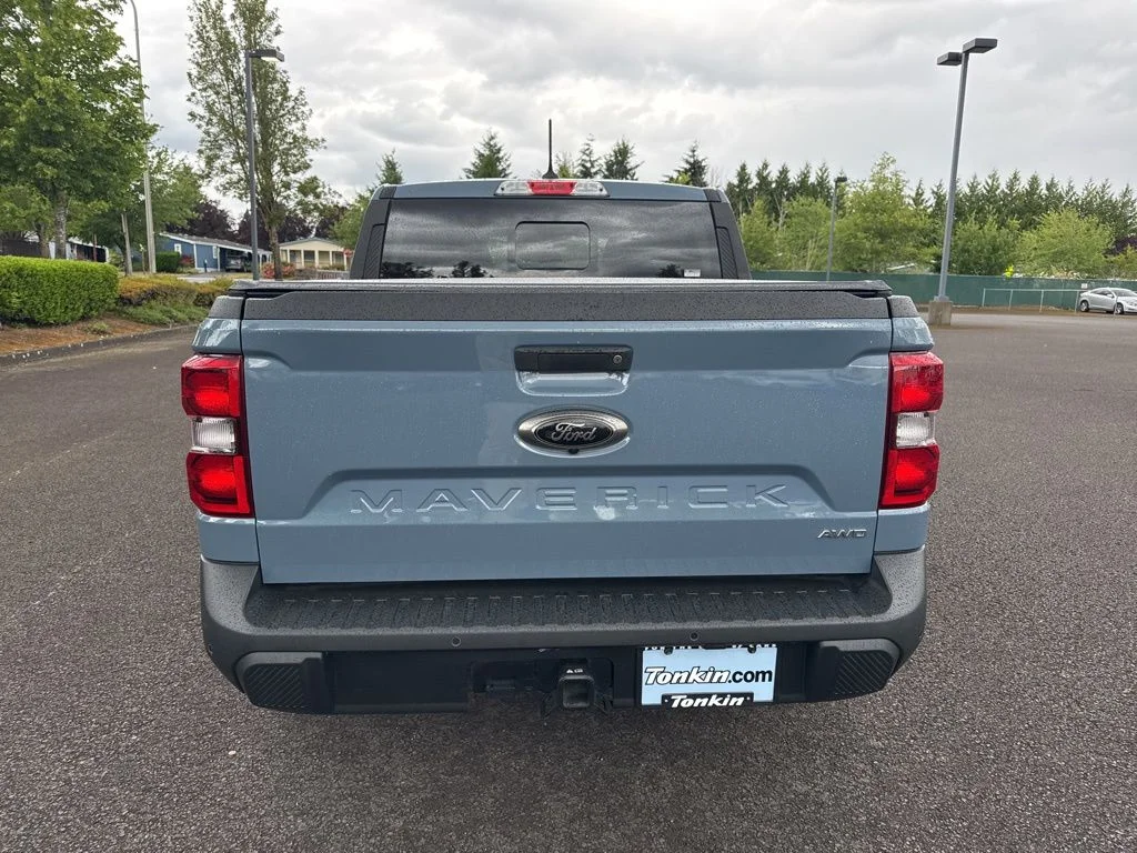 Used 2024 Azure Gray Metallic Ford Lariat image 6