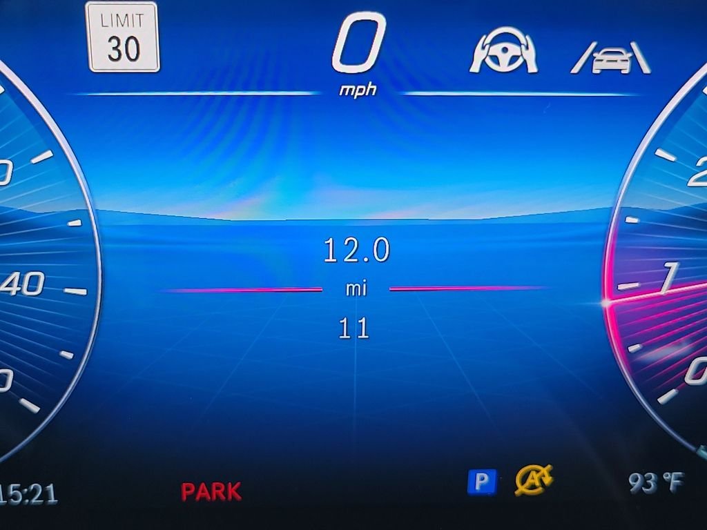 New 2027 MANUFAKTUR Patagonia Red Metallic Mercedes-Benz GLC 300 image 23