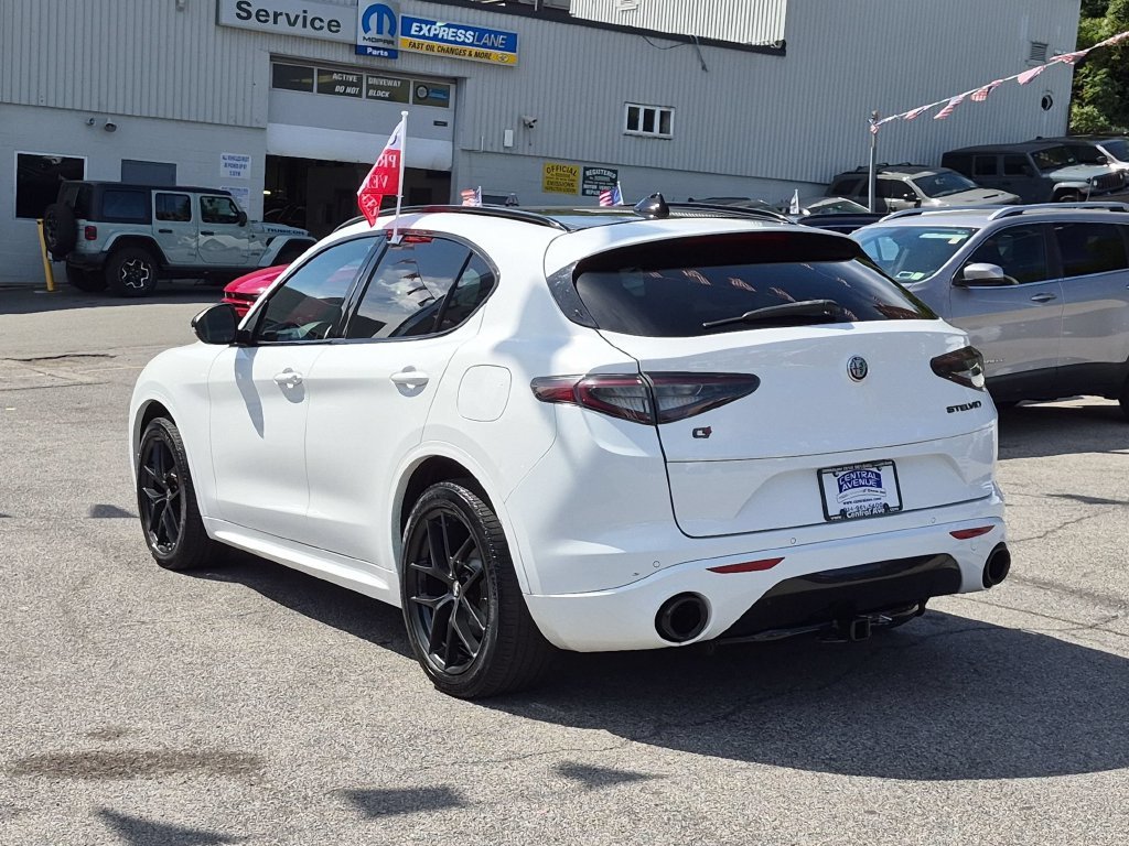Used 2021 White Alfa Romeo Ti Sport image 9