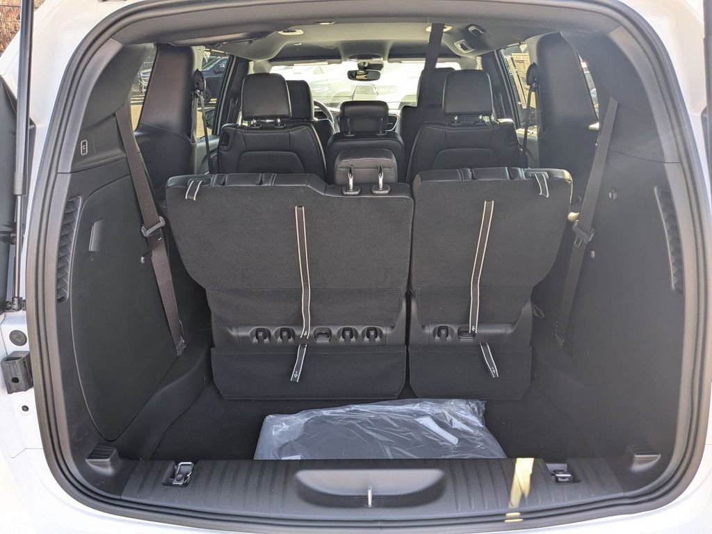 2026 Chrysler Pacifica Select - Photo 10
