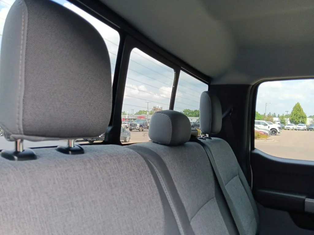 Used 2024 Oxford White Ford XL image 31