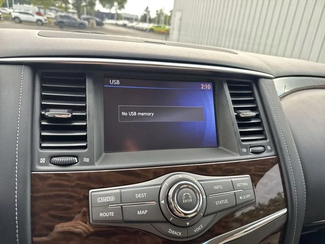 Used 2017 White Nissan SL image 23