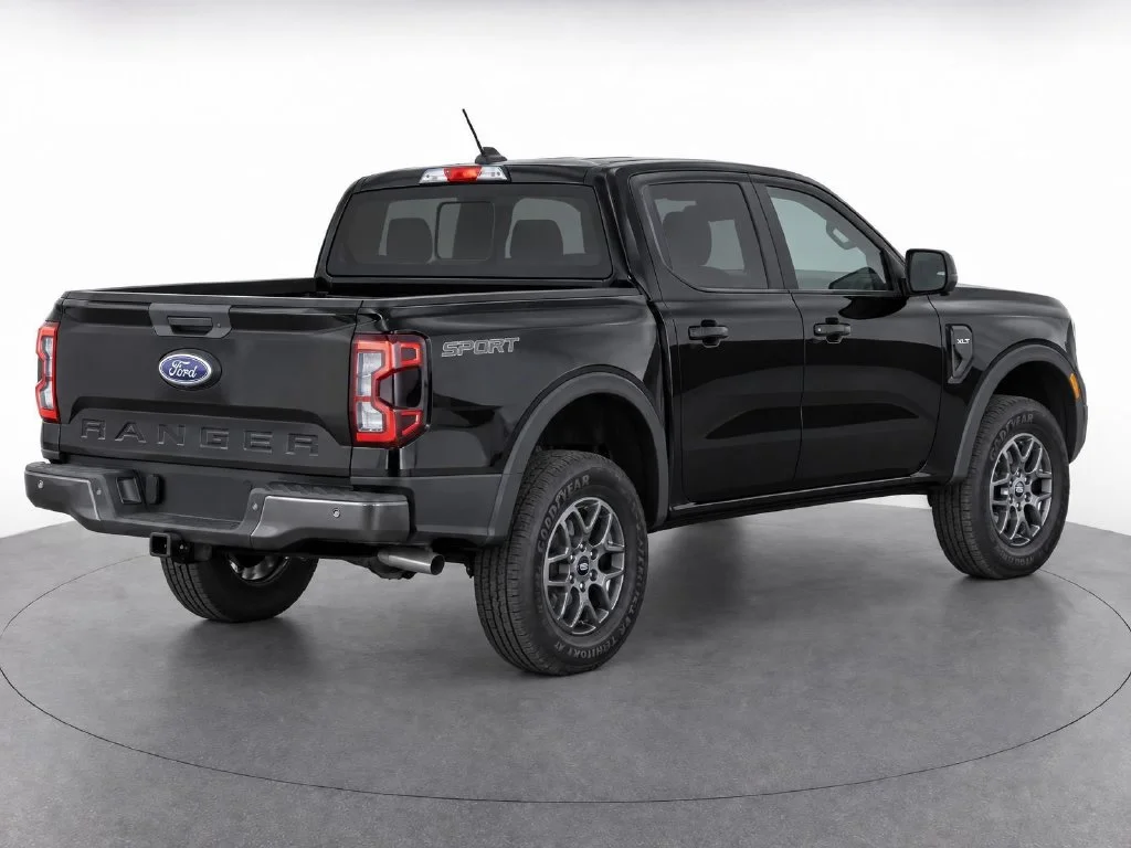 Used 2025 Black Ford XLT image 3
